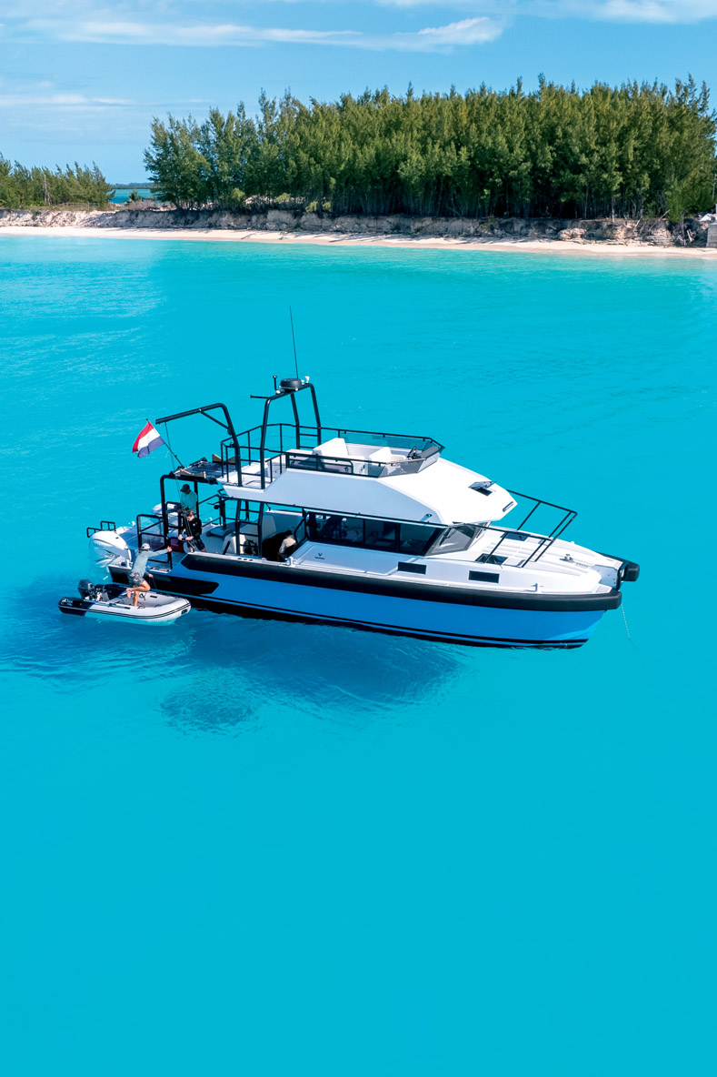Même si l’aventure est le domaine de prédilection du Vandal, ce catamaran est capable de se plier  à presque toutes  les activités nautiques.