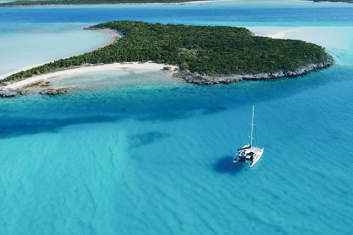 Il y a matière à l’exploration parmi les 700 îles que comptent les Bahamas…