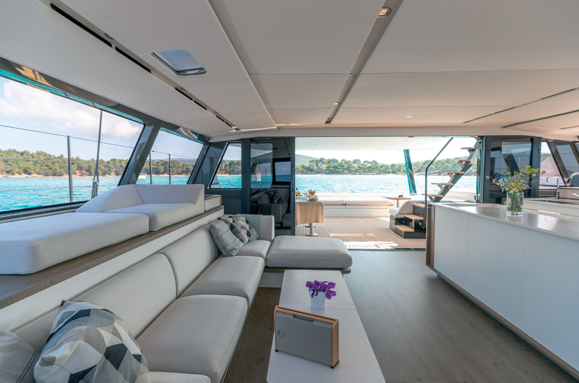 Pour les amateurs de croisière très rapide, le Gunboat 72 procure des sensations exceptionnelles.