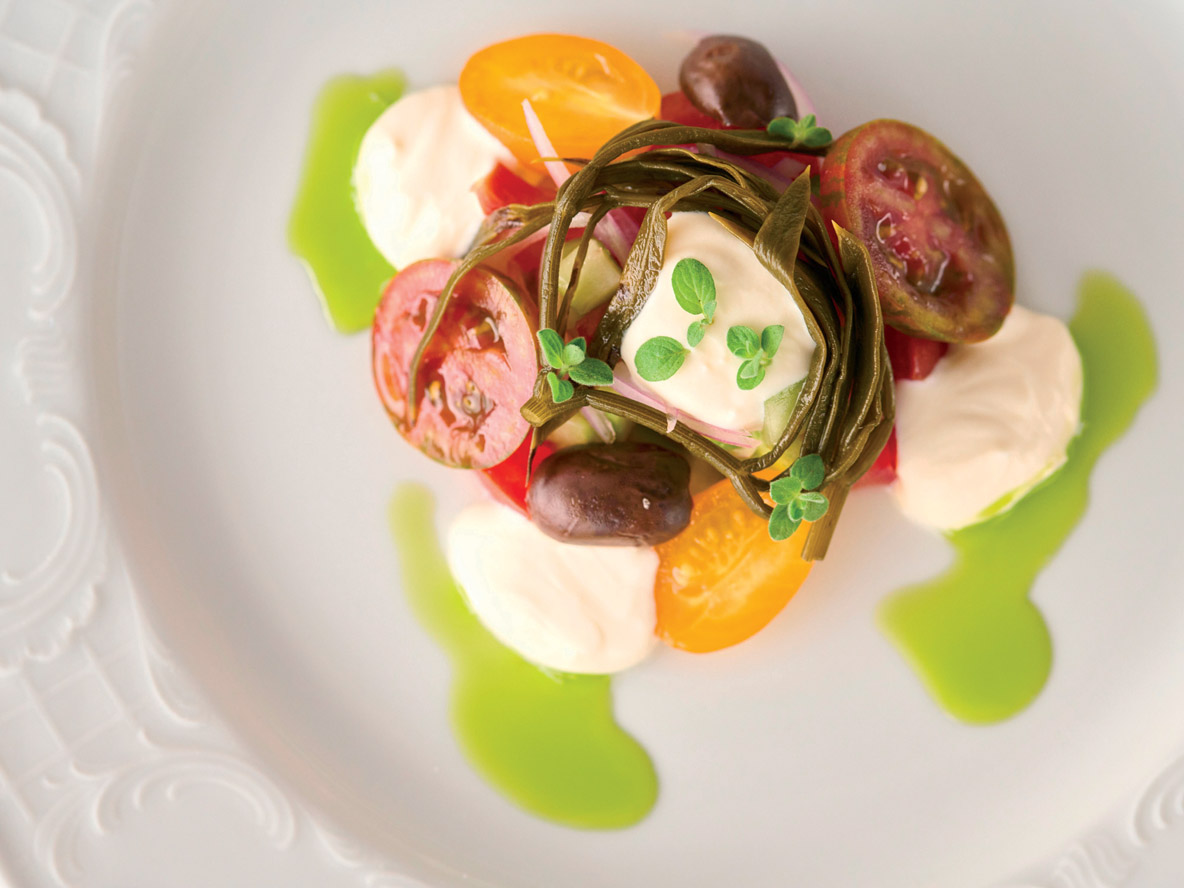 La cuisine gastronomique est évidemment de rigueur à bord.