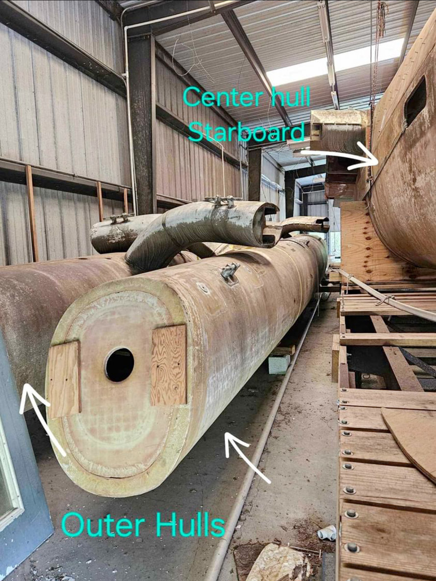 Avant de ressurgir en Floride au fond d’un hangar, ce sister ship de Pierre 1er a connu une carrière sportive…