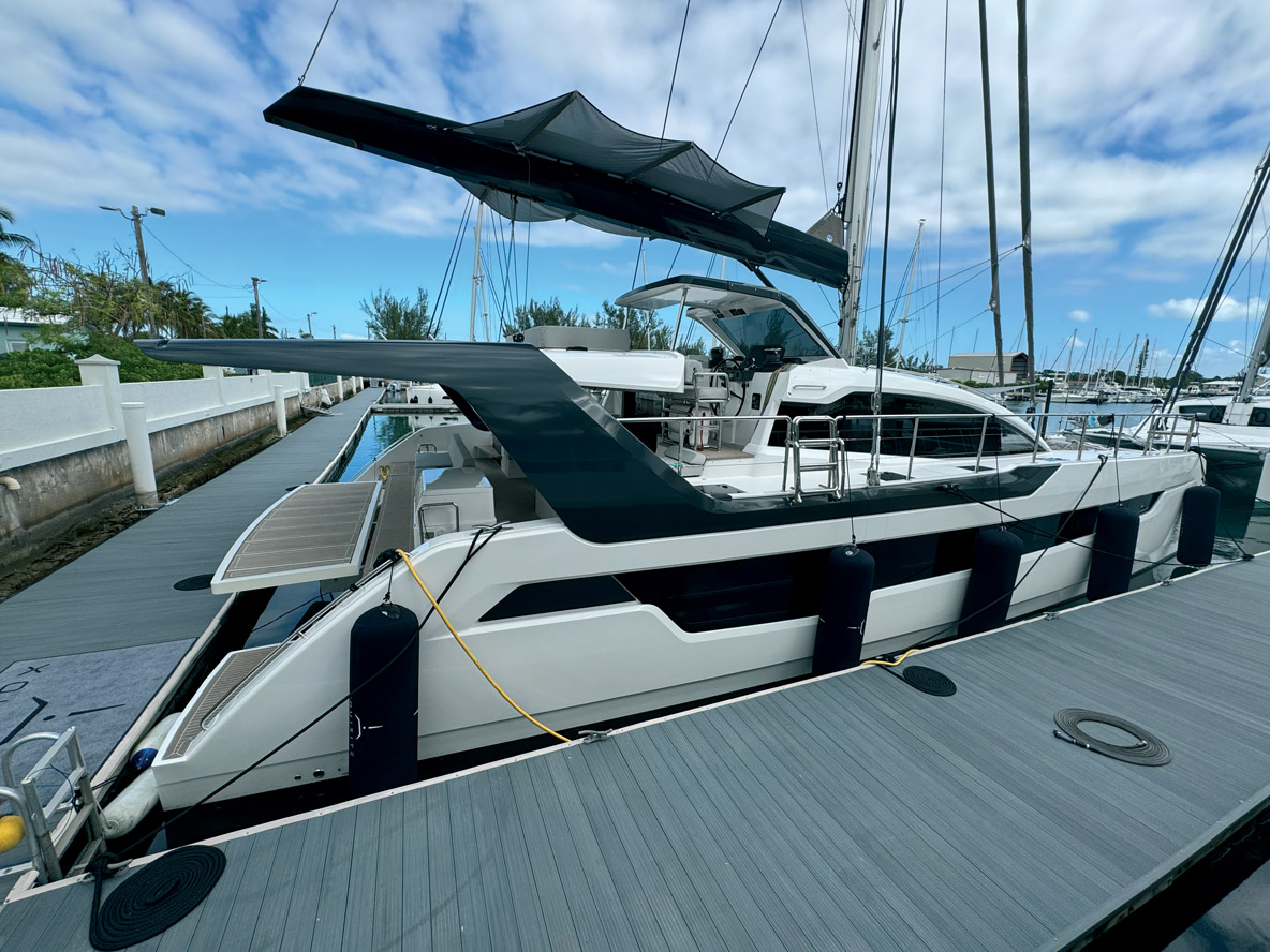 Parmi les catamarans présents dans la marina durant l’évènement, on pouvait découvrir le tout  nouveau Sixty Solar Sail et  le 30 Sportcat.