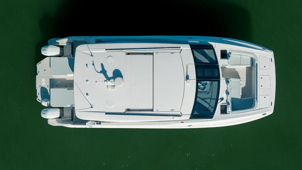 The very wide roof can be fitted with a series of solar panels as an option.