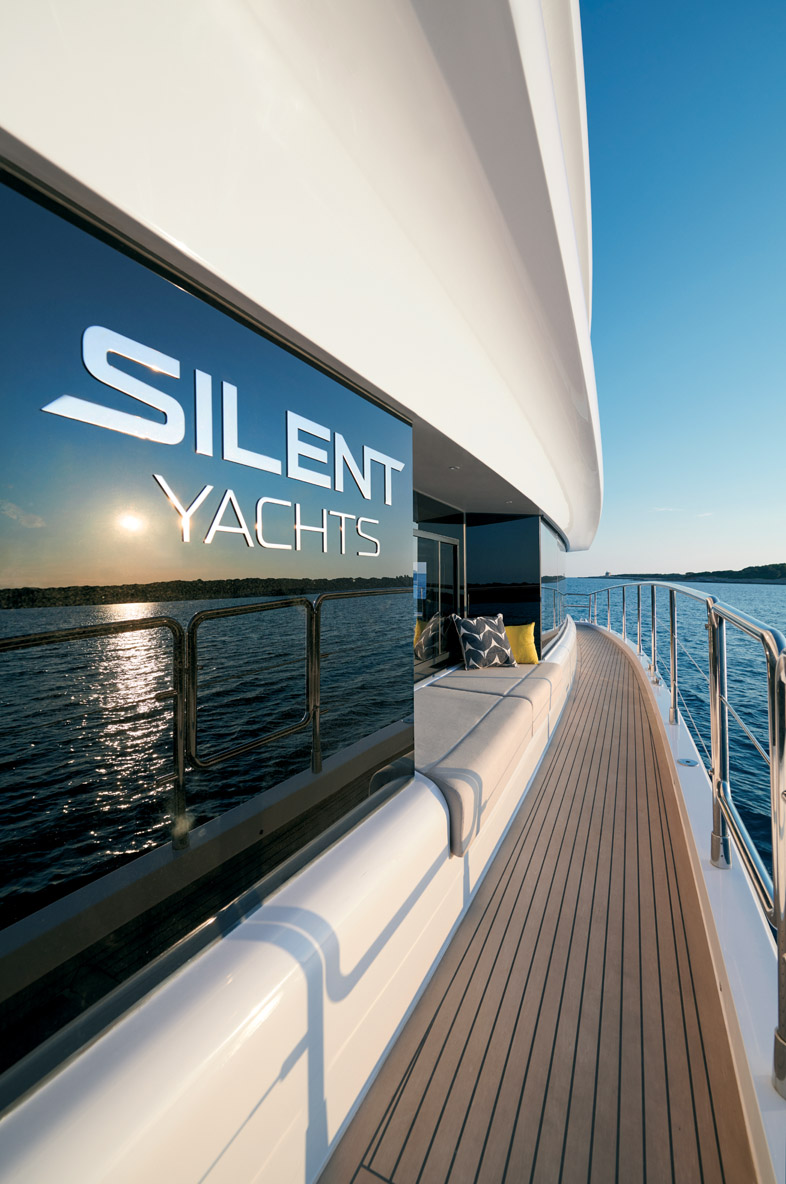 Another feature of the SY62’s design is the use of huge glass surfaces.