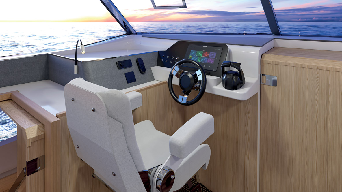 Sur le modèle de production, la cabine sera en U, tandis que l’espace navigation va être lui aussi modifié et pourra recevoir un poste de conduite intérieur.