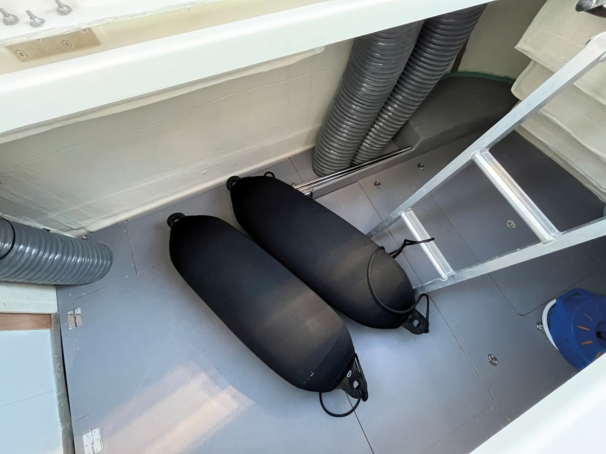 Même à plus de 3&nbsp;000&nbsp;tours, les moteurs restent très silencieux –&nbsp;ils sont en fait isolés par un double système de coffres.