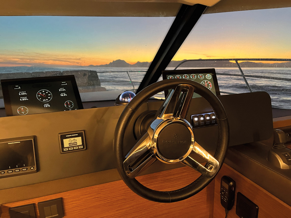 Le poste de commande intérieur est très séduisant avec son confortable fauteuil enveloppant.