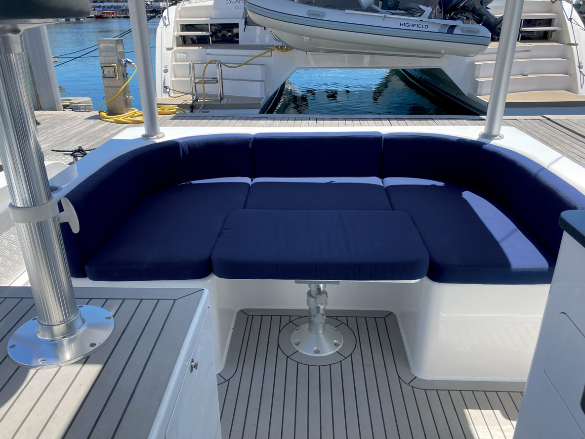 Le cockpit est modulable : on peut y prendre les repas ou faire la sieste.