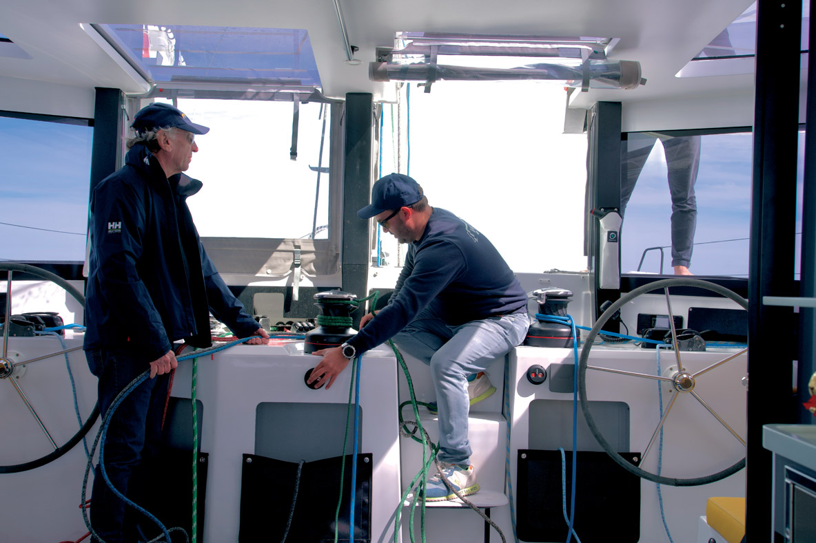 Le winch électrique facilite évidemment les manœuvres.