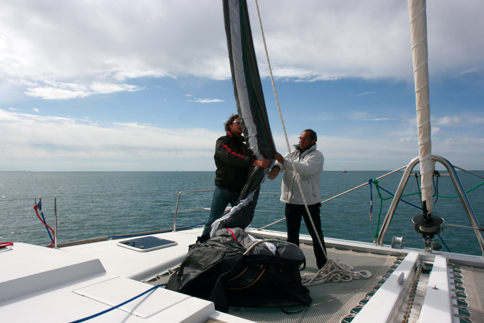 B.A. BA du cat : le parasailor une voile au portant