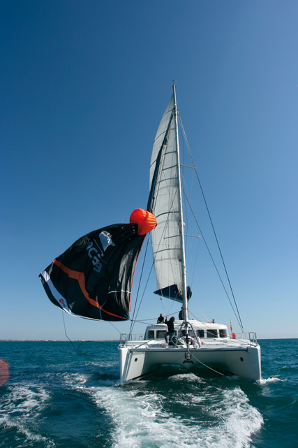 B.A. BA du cat : le parasailor une voile au portant