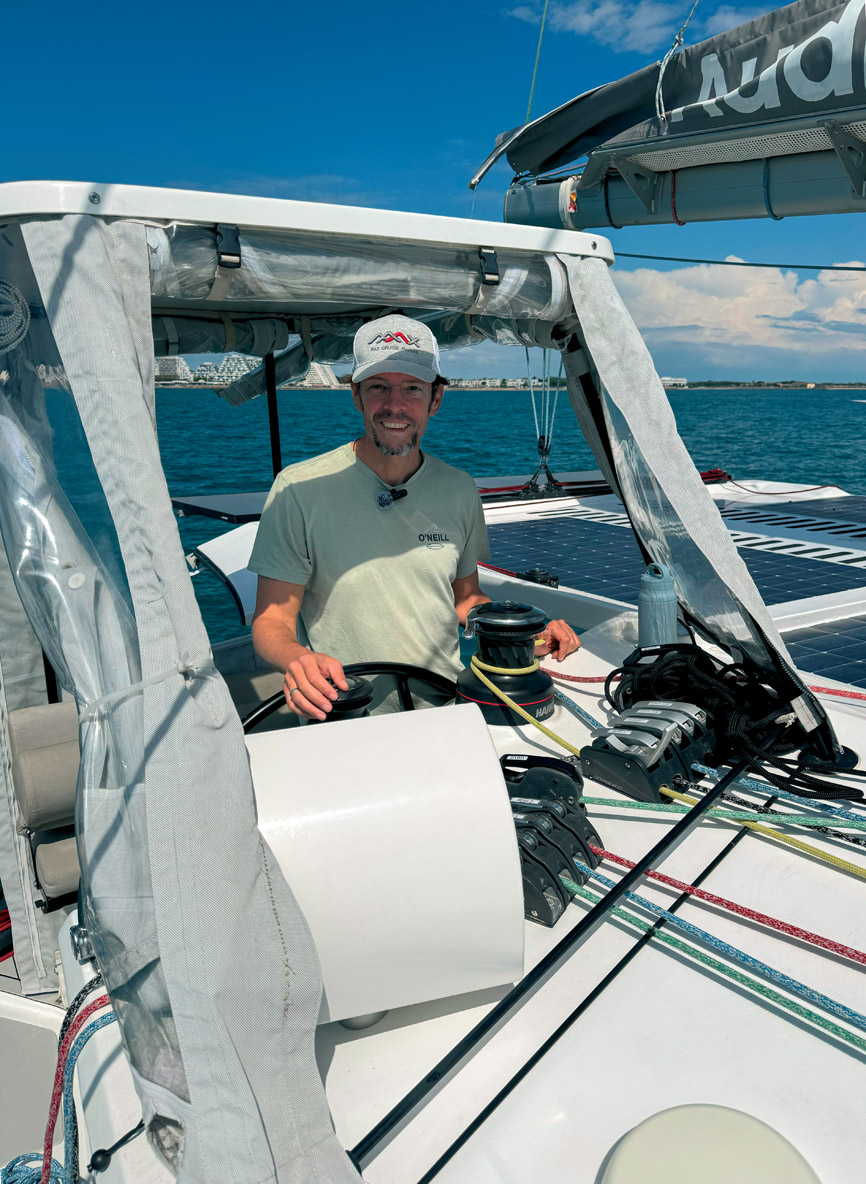 Despite its protection, the helm station remains  exposed to the wind and spray.