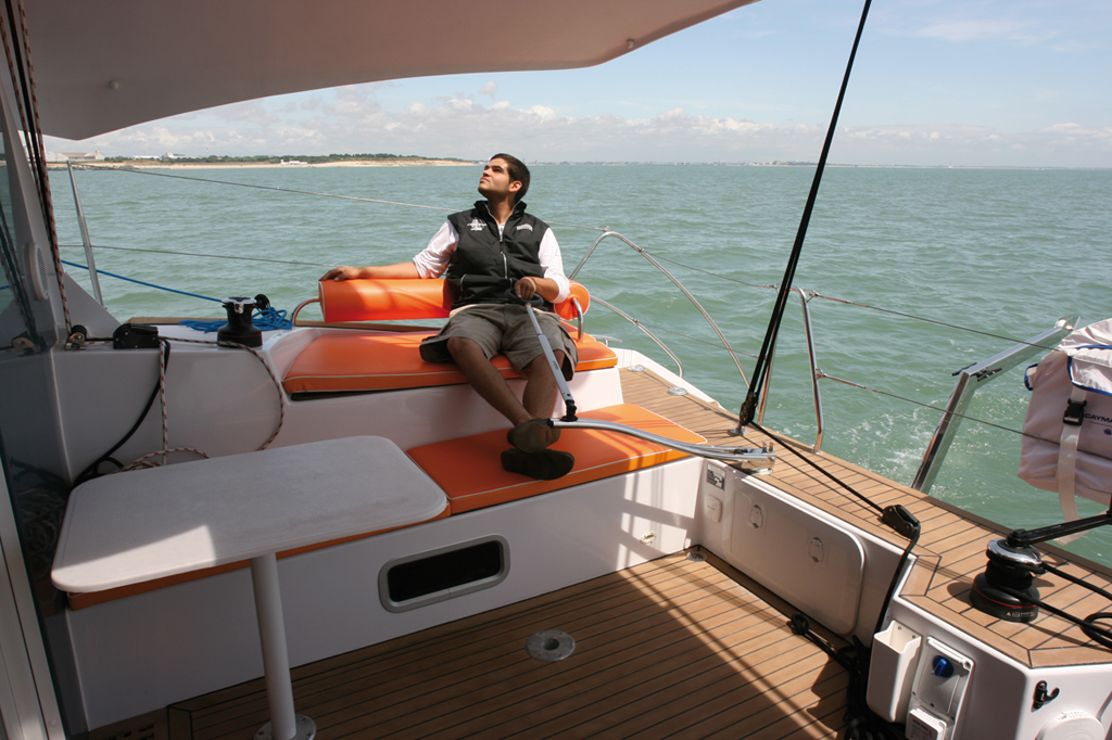 The position, with the tiller in your hand, is really comfortable.