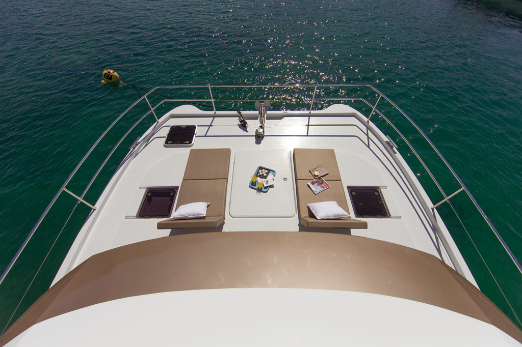 Test Fountaine Pajot MY 37