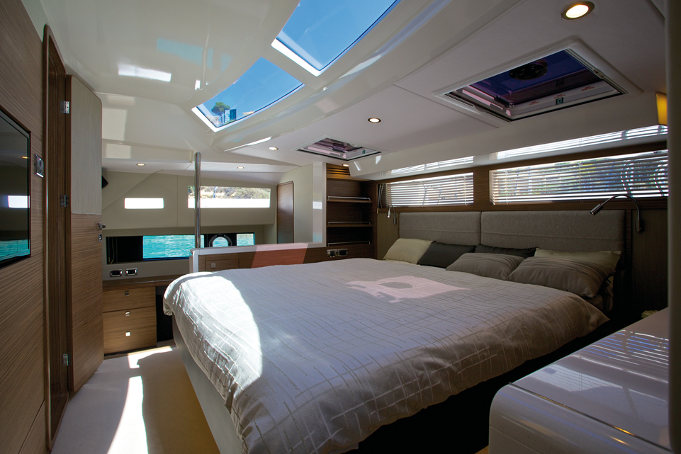 Test Jaguar 48 Power Catamaran