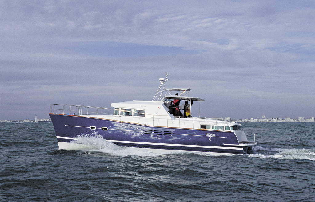 Test Lagoon Power 43