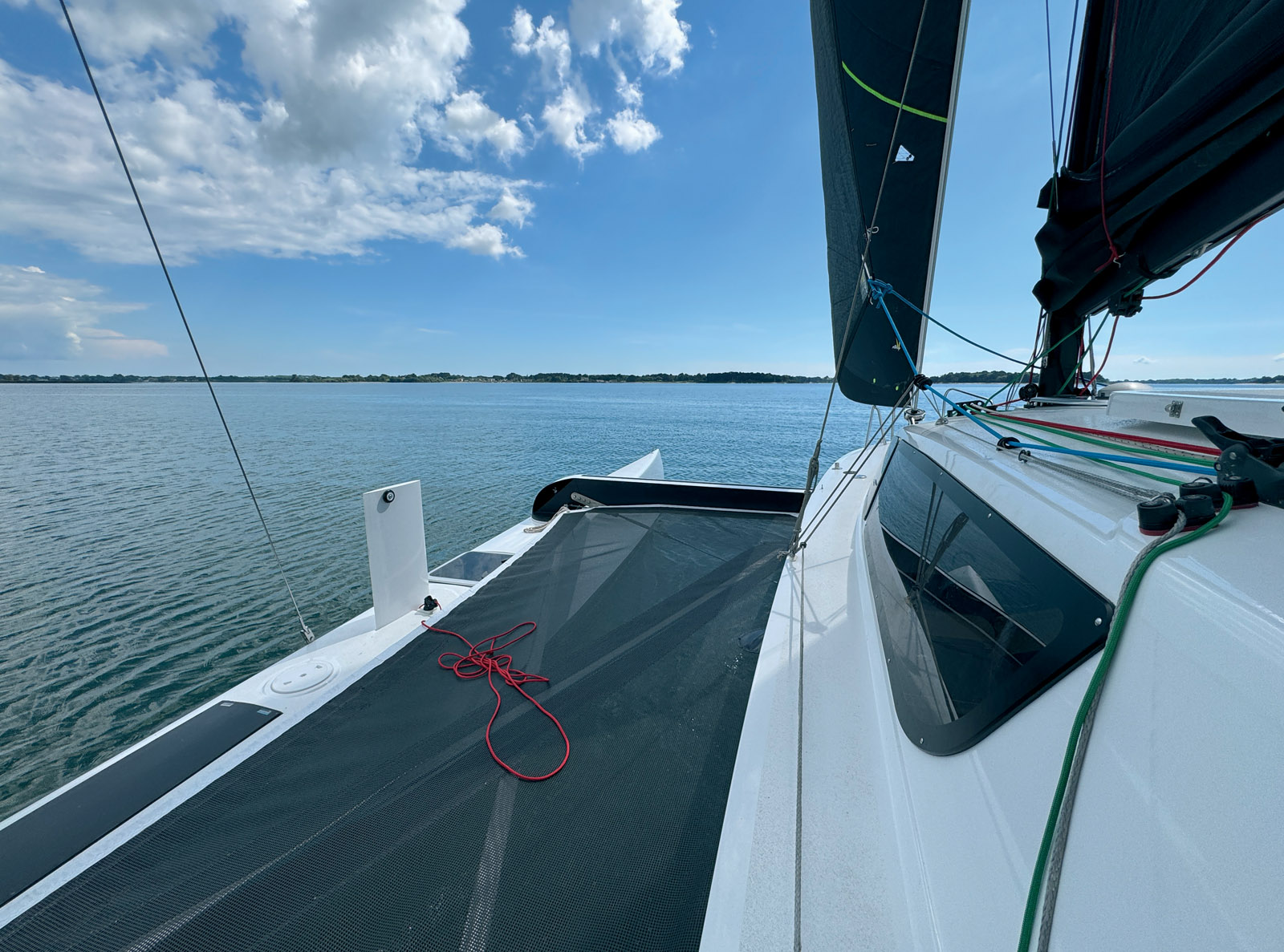 Les trampolines augmentent prodigieusement la surface exploitable du plan de pont –  par beau temps tout du moins.