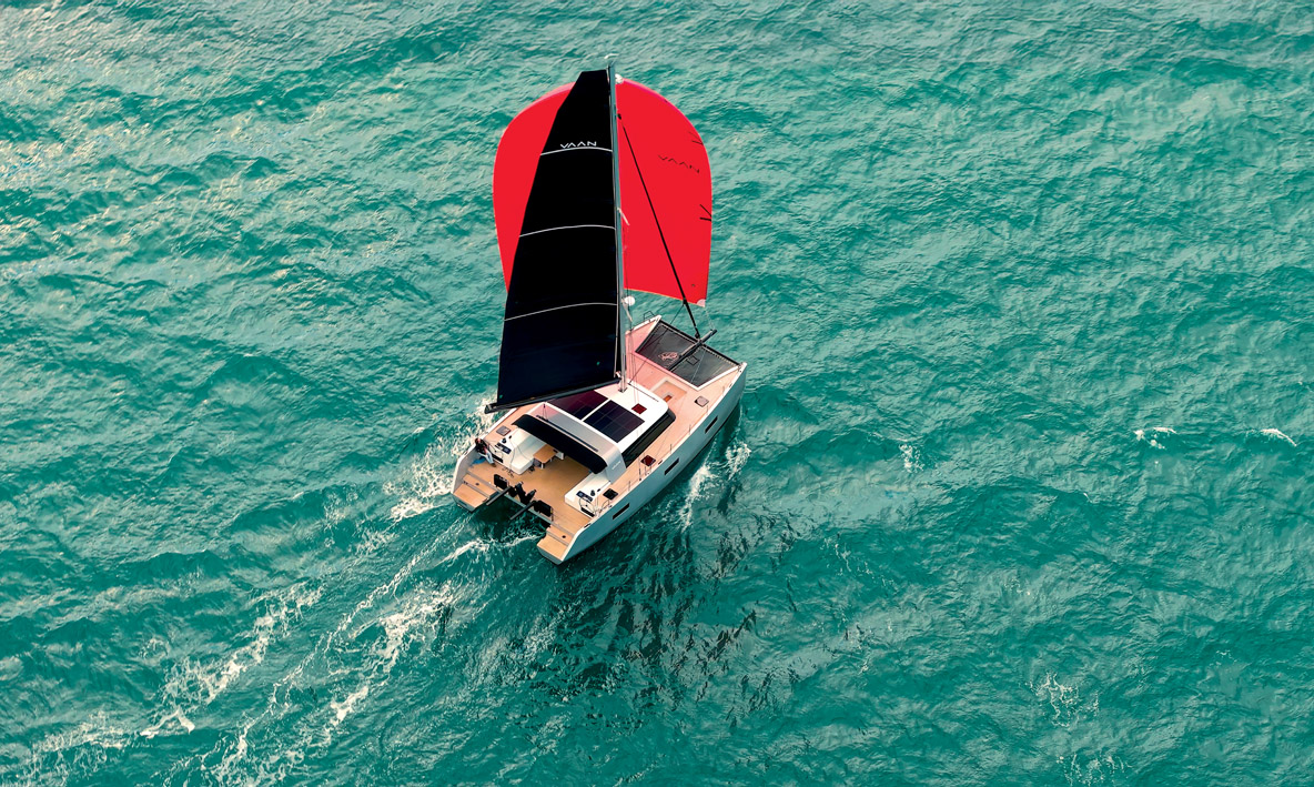 Vaan Yachts s’est lui aussi positionné sur le créneau du catamaran écologique, mais cette fois en utilisant l’aluminium recyclé comme matériau principal.