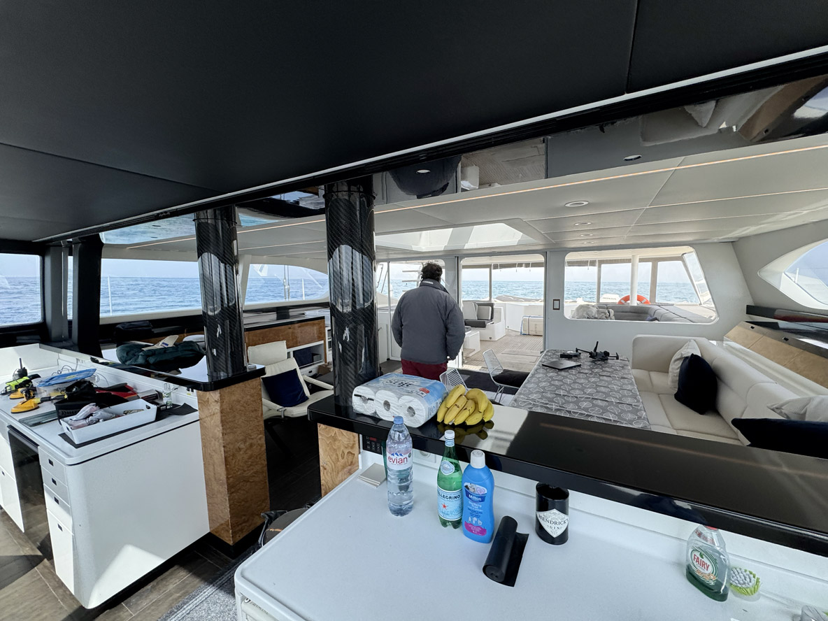 Vue de la nacelle avant refit – c’est-à-dire pendant le convoyage Angleterre–France.