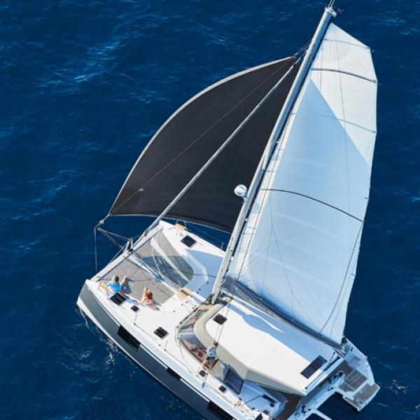 The VMG-Soromap mast benefits from a specific design to reduce the aerodynamic drag and reduce weight aloft 