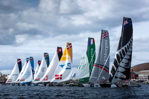 Onze catamarans menés par la fine fleur de la régate mondiale sur une même ligne de départ : c'est sur l'Extreme Sailing Series et nulle part ailleurs !