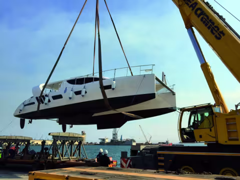 Mise à l'eau du premier catamaran Xquisite X5