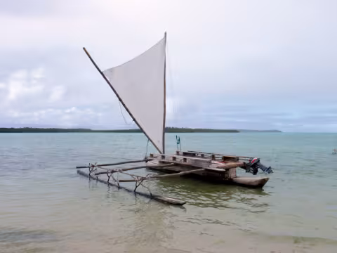 Pirogues à balancier du village de Vao