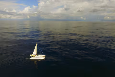 Après les Galapagos, le vent est tombé, les grains arrivent.