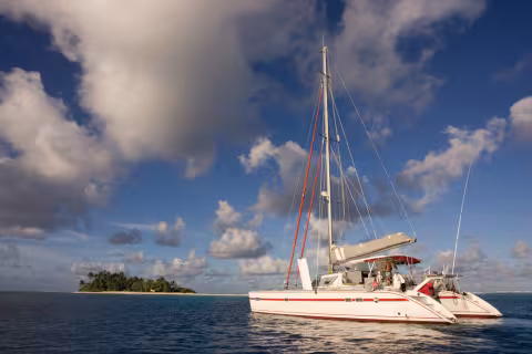 Le bon bateau pour partir, c'est celui qui vous emmène dans ce type de mouillage…