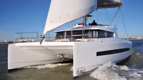 Are you looking for a 40-foot catamaran for long-term cruising? Here is our selection for 2018 