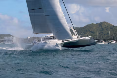 Fujin, a 53-foot catamaran with curious-looking bows, won easily on all the courses. This multihull set the time for the Around Saba Dash: the 52-mile route was covered in 3h, 21m and 35s.