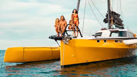 La croisière s’arrête pour Elayna, Riley, Darwin et Lenny. © La Vagabonde III