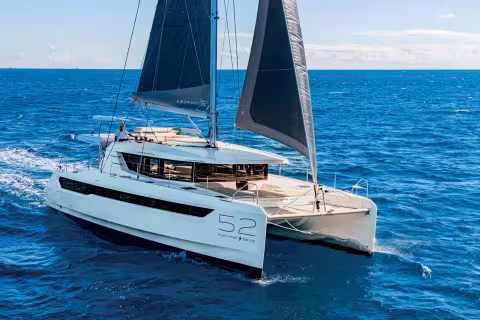 Sur le plan du design, le Leopard 52 reprend les grandes lignes de ses prédécesseurs, avec toutefois quelques touches de modernité en plus.