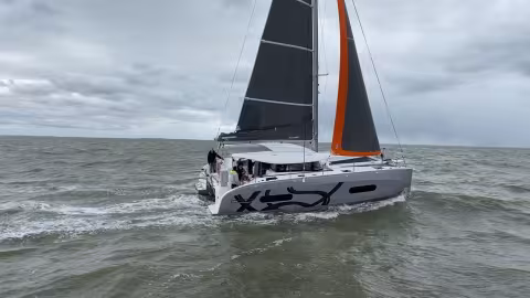 Excess 11 Catamaran - Vidéo exclusive dans la brise ! - Multicoques Mag