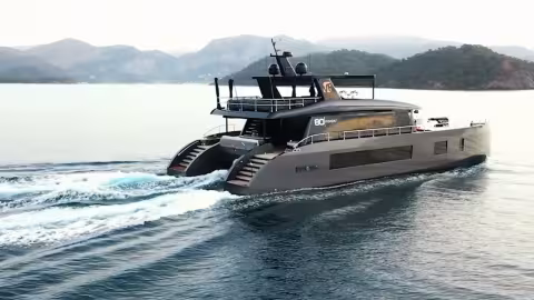 VISION F80 Power Catamaran - Multihulls World Teaser - First sea trials - Boat review
