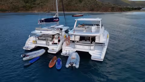 Catamaran à voile ou powercat ? A vous de choisir ! - Multicoques Mag