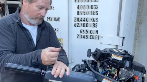 Tutos Multicoques Mag - Révision du moteur hors-bord