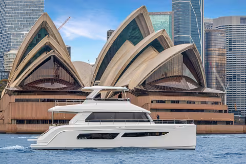 Iliad 53F powercat - Teaser essai en mer - Multicoques Mag