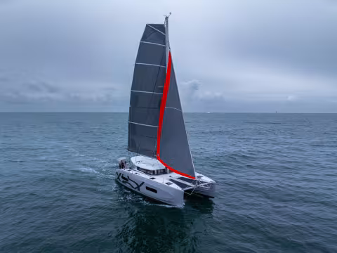 Excess 11 Catamaran | Génois à recouvrement | Multicoques Mag
