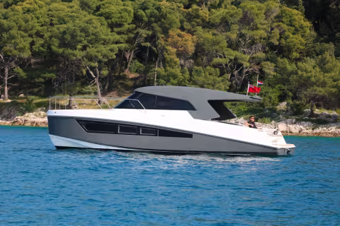 Makai M37 Powercat | Teaser essai en mer | Multicoques Mag
