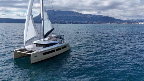 Aventura 45 Catamaran | Teaser essai en mer | Multicoques Mag