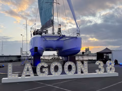 Lagoon 38 Catamaran | Première Mondiale | Multicoques Mag