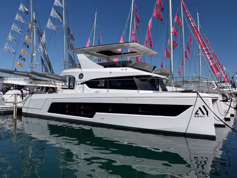 Aventura 56MY | Un powercat qui voit grand | Multicoques Mag