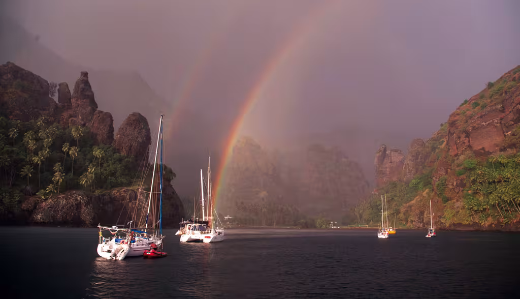 Premier toucher après 3 semaines de Pacifique : le décor de cinéma de la baie des Vierges.