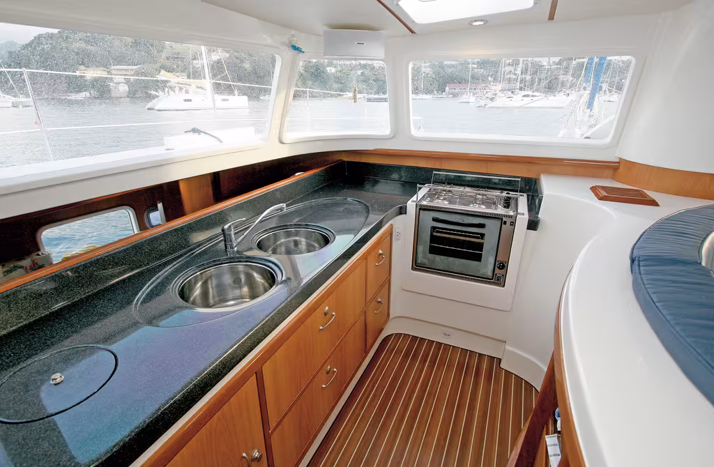 La qualité de fabrication, comme les finitions sont de bon niveau, dans la cuisine, comme dans tout le bateau.