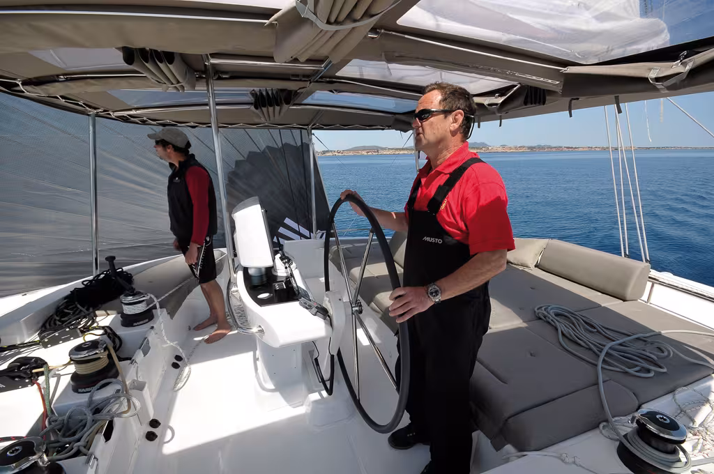 Par petit temps, le 52' se déhale efficacement... et sera capable de bonnes moyennes dans le médium.