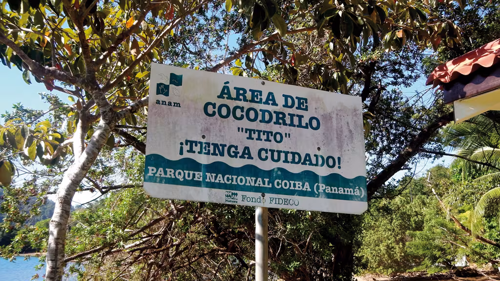 Le panneau est clair et sans ambiguïté. Gare aux crocos…