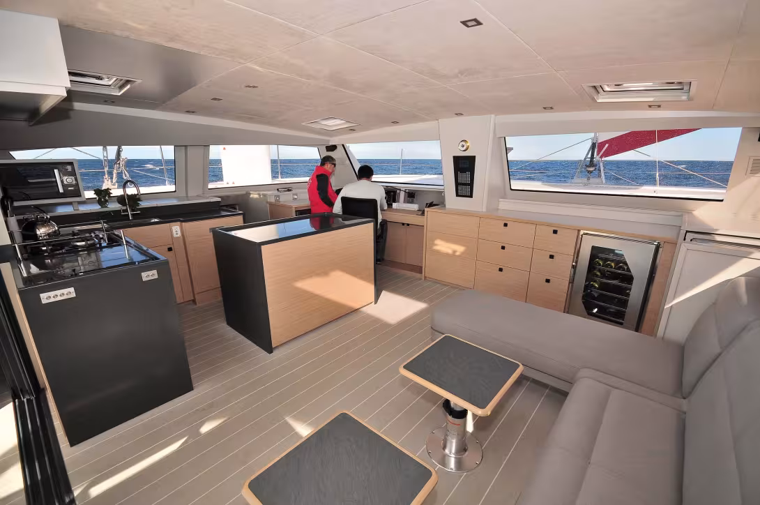 Le style Catana s'est repensé en évoluant vers une griffe "luxe fonctionnel contemporain". 