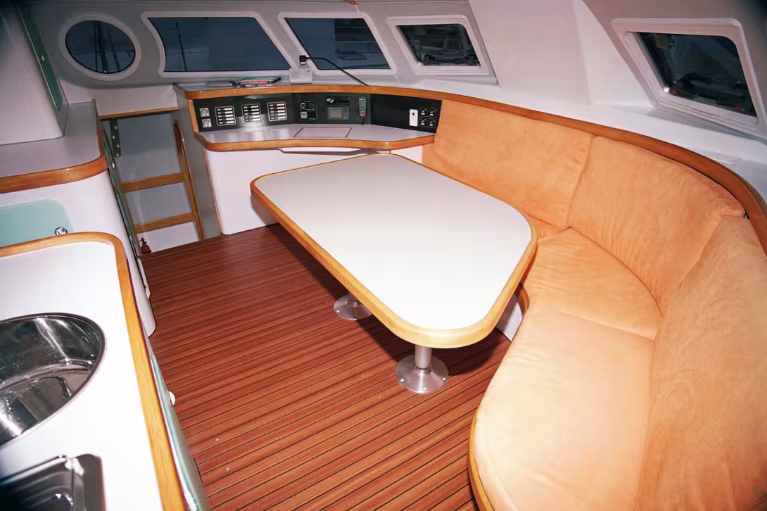 C’est net, facile à entretenir, mais pas très glamour, ces cloisons toutes blanches…