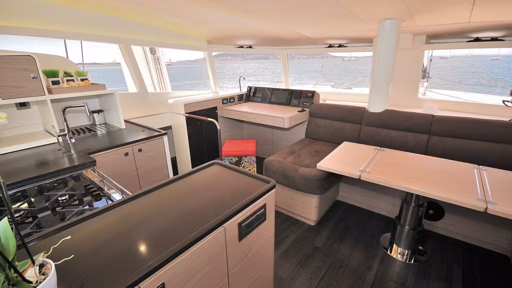 Chaque Swiss bénéficie d'une personnalisation réelle, la menuiserie vient d'être intégrée dans l'atelier de Balaruc afin d'optimiser la réactivité